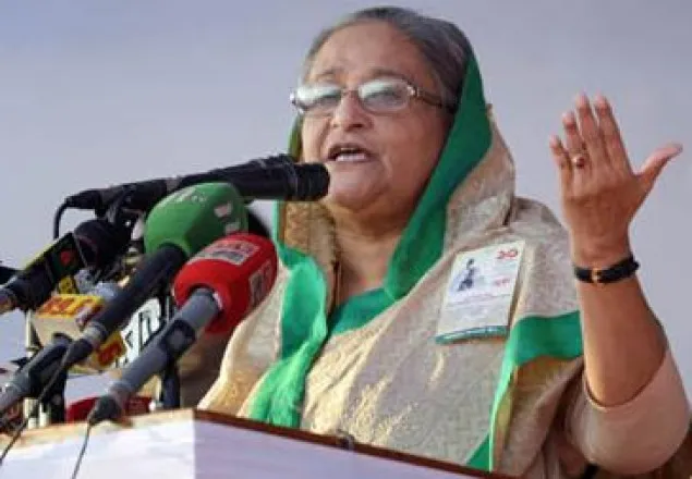 সেনাবাহিনীদের সতর্কে কাজ করার আহ্বান প্রধানমন্ত্রীর