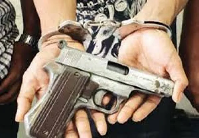 চট্টগ্রামে পিস্তলসহ আটক ২ 