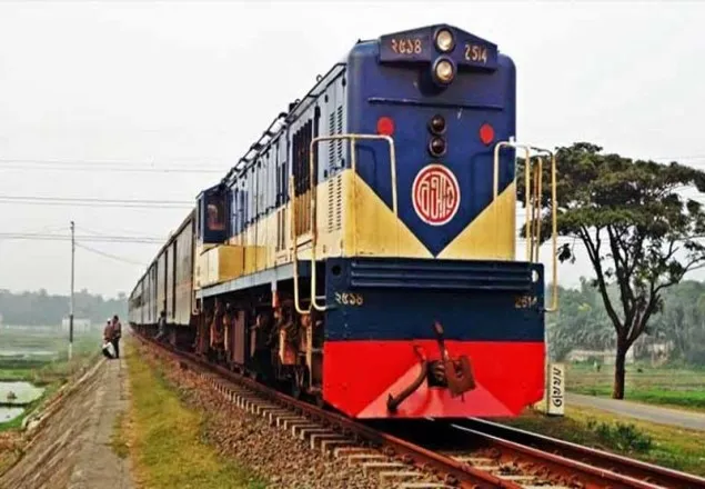 চট্টগ্রামের সঙ্গে সারাদেশের ট্রেন চলাচল বন্ধ