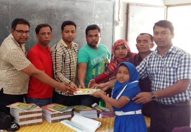 সোনাগাজীর মতিগঞ্জে বিনামূল্যে শিক্ষা সামগ্রী বিতরণ