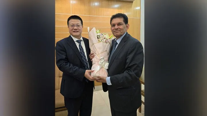 নিরাপত্তা উপদেষ্টার সঙ্গে চীনা রাষ্ট্রদূতের বৈঠক