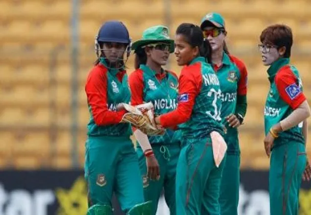 ৩৬ রানে জয় পেল ইংল্যান্ড