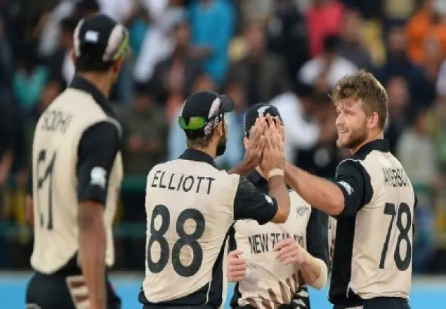 ৮ রানে কিউইদের কাছে হারল অস্ট্রেলিয়া