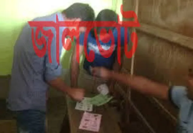 সাতক্ষীরায় নৌকা মার্কায় জালভোট পুলিশের গুলিতে আহত : ২