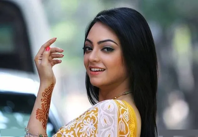 অভিনেত্রী ঈশানার বিরুদ্ধে গ্রেপ্তারি পরোয়ানা