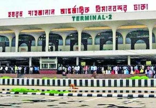 শাহজালালে প্লাস্টিকে মোড়ানো ২৮৮০ কার্টন সিগারেট জব্দ 