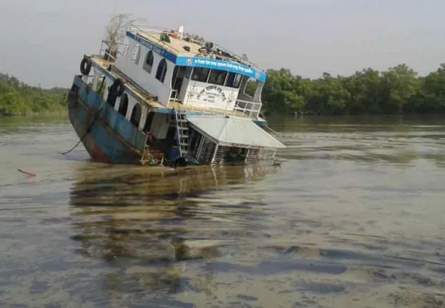 শ্যালা নদীতে নৌচলাচলে নিষেধাজ্ঞা