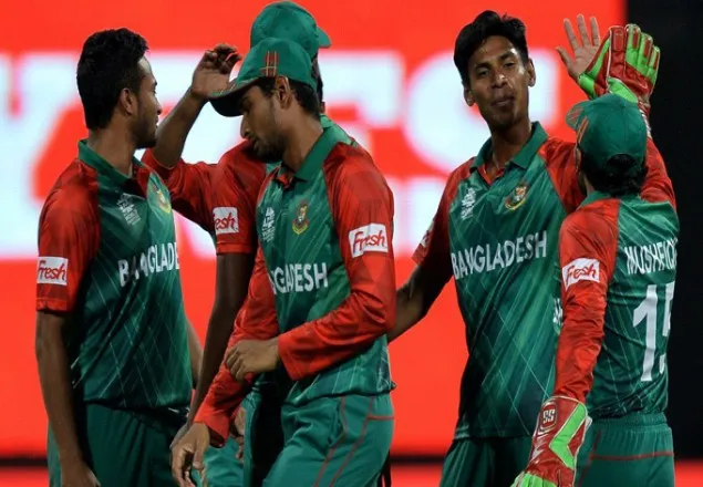 বাংলাদেশি বোলারদের ভেল্কিতে কাঁপছে ভারত