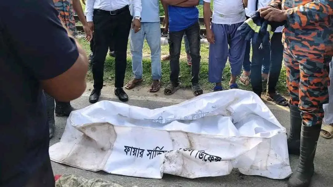 মোহনগঞ্জে ট্রেনের ধাক্কায় নারী নিহত