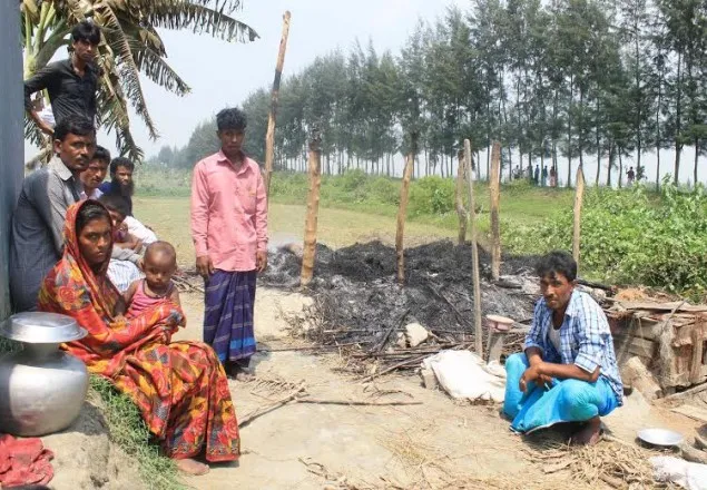 সুবর্ণচরে অগ্নি সংযোগ ও ভাংচুর, আহত-৩০