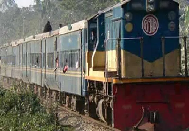 ঢাকা-ময়মনসিংহ রুটে ট্রেন চলাচল বন্ধ