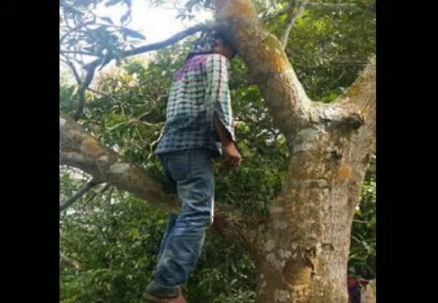 গাজীপুরে গাছে ঝুলছে  চিত্তরঞ্জনের নিথর দেহ