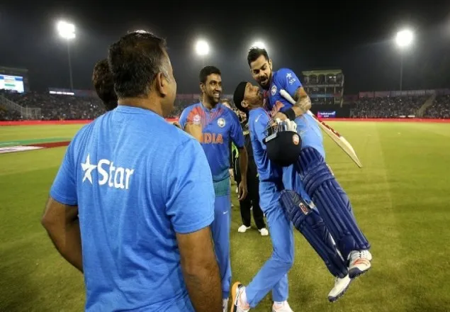 হাইভোল্টেজ ম্যাচের জয় দিয়ে সেমিফাইনালে ভারত