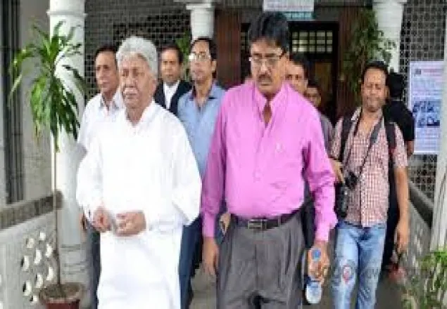 দুর্নীতি মামলায় জনকণ্ঠের সম্পাদককে আত্মসমর্পণের নির্দেশ
