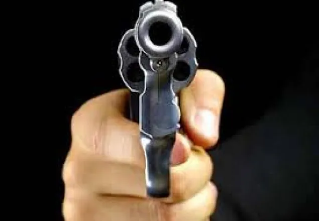 পাবনায় দুর্বৃত্তদের গুলিতে যুবলীগ নেতা আহত