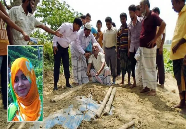 পুলিশ পাহারায় তনুর কবর