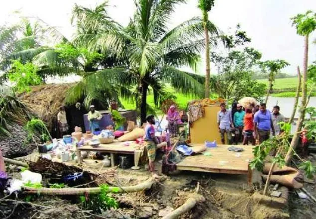 বৈশাখী ঝড়ে লণ্ডভণ্ড খাগড়াছড়ি, সেনা সদস্যের মৃত্যু