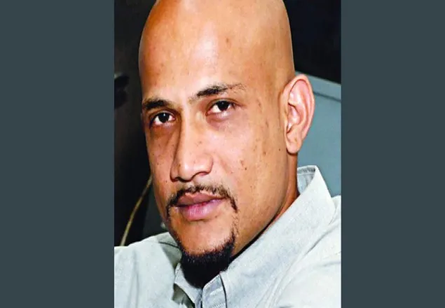 মন্ত্রী পেটালেন পুলিশের এসআইকে