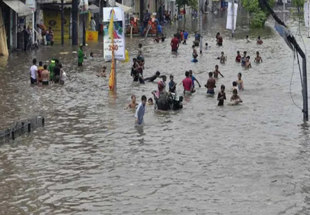 পাকিস্তানে ভারি বৃষ্টিপাতে ৬০ জনের মৃত্যু