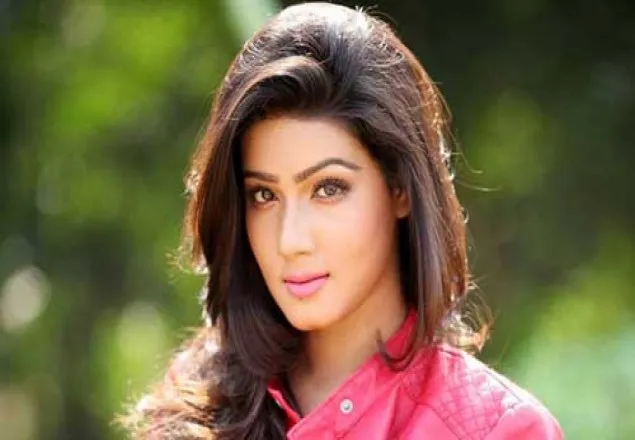 জাজের ছবিতে মাহির সাথে দেব