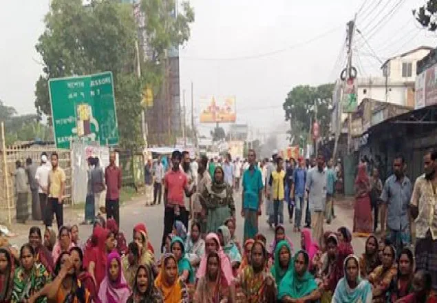 খুলনায় পাটকল শ্রমিকদের অবরোধের দ্বিতীয় দিন