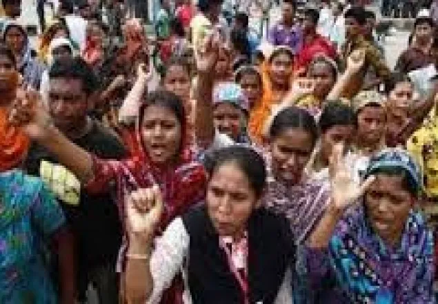  চট্টগ্রামে বেতন-ভাতা বৃদ্ধির দাবিতে শ্রমিকদের বিক্ষোভ