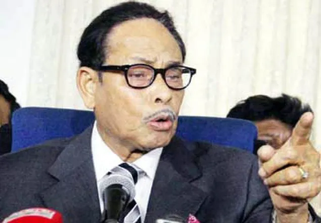 সিইসি বেসরম ও লজ্জাহীন ব্যক্তি: এরশাদ