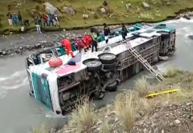 পেরুতে যাত্রীবাহী বাস নদীতে পড়ে ২৩ জন নিহত