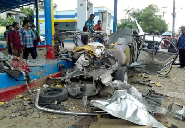 চট্টগ্রামে প্রাইভেটকারের সিলিন্ডার বিস্ফোরণে দগ্ধ ৩