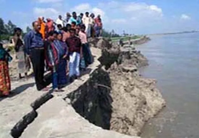 নদী ভাঙনে উদ্বিগ্ন শত শত পরিবার