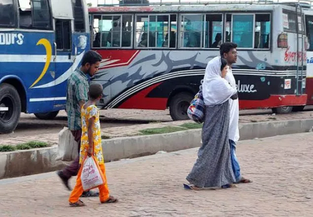 পাবনা-নাটোর রুটে বাস চলাচল বন্ধ
