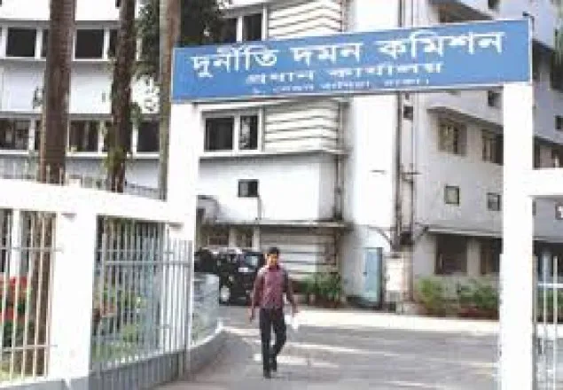 ‘দুর্নীতিগ্রস্ত’ ডাক্তার, ইঞ্জিনিয়ার ও ব্যাংক কর্মকর্তা গ্রেপ্তার