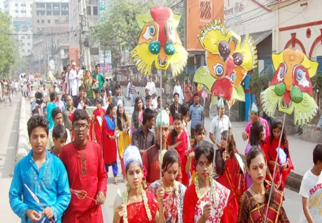 উৎসবের আনন্দ লেগেছে মনে-প্রাণে