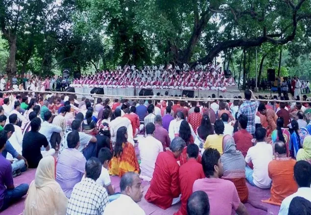 চলছে ছায়ানটের বর্ষবরণ অনুষ্ঠান