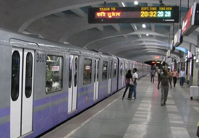 ভূমিকম্পে ভারতের মেট্রোরেল ব্রিজে ফাটল