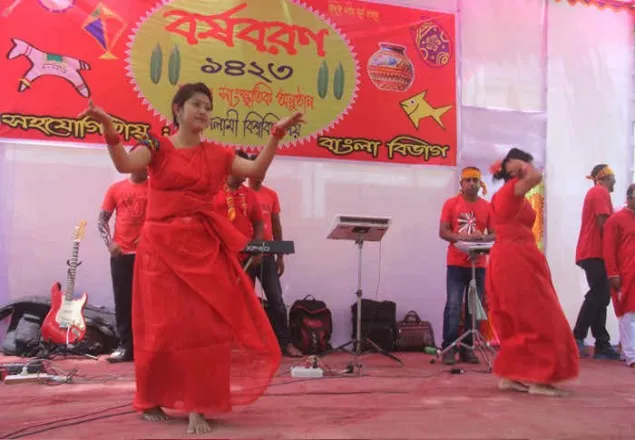 কুষ্টিয়ায় নানা আয়োজনে বর্ষবরণ