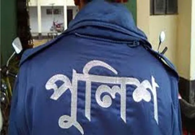ঢাবি শিক্ষার্থীকে কটূক্তি; প্রতিবাদে শিক্ষার্থীরা