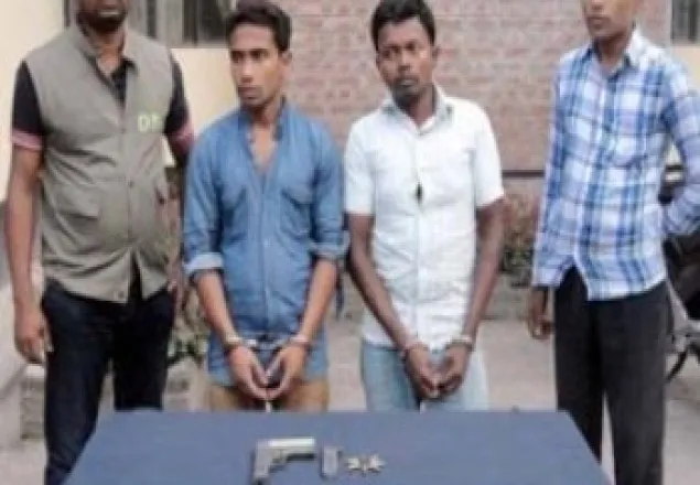 ঝিনাইদহে অস্ত্র ও গুলিসহ গ্রেফতার ২