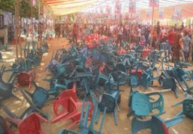 চেয়ারে বসাকে কেন্দ্র করে সংঘর্ষে নিহত ১