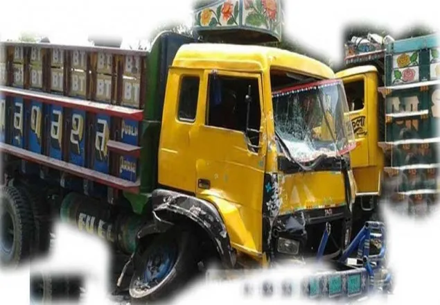 সাভারে দুই ট্রাকের সংঘর্ষে নিহত ১