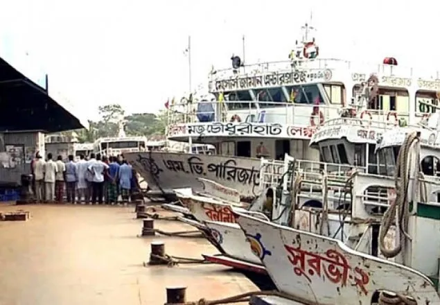 সদরঘাটে নৌযান শ্রমিকদের মিছিলে হামলা, আহত ৩