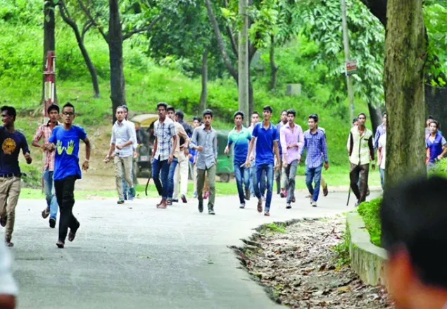 চট্টগ্রামে ছাত্রলীগের দুই গ্রুপের সংঘর্ষ ও গোলাগুলি