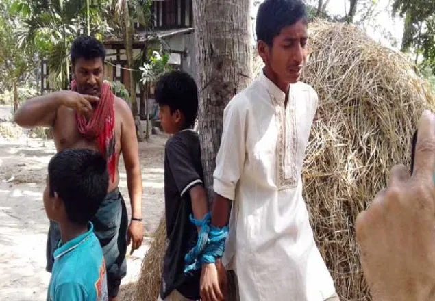চুরির অপবাদে ২ শিশুকে গাছে বেঁধে নির্যাতন