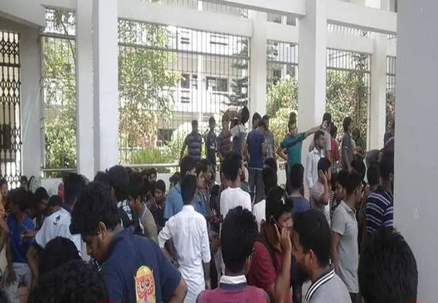 যশোর প্রযুক্তি বিশ্ববিদ্যালয় বন্ধ ঘোষণা, হল ত্যাগের নির্দেশ
