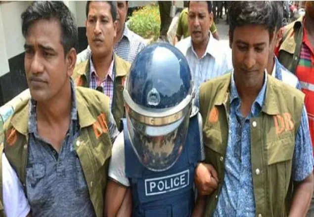 বগুড়ায় অস্ত্র-গুলিসহ জেএমবি সদস্য আটক