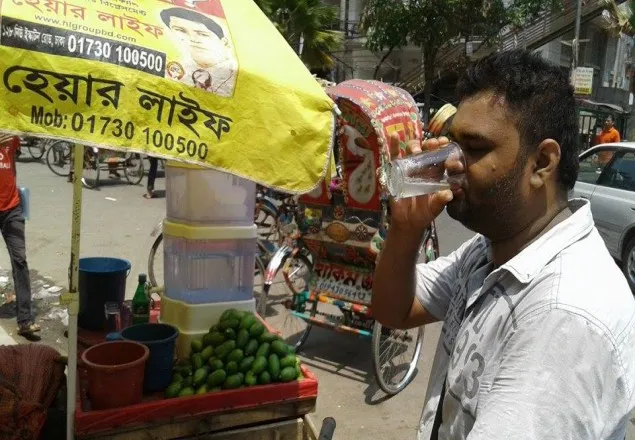 'ইশ কি গরম, সহ্য করবের পাইনে'