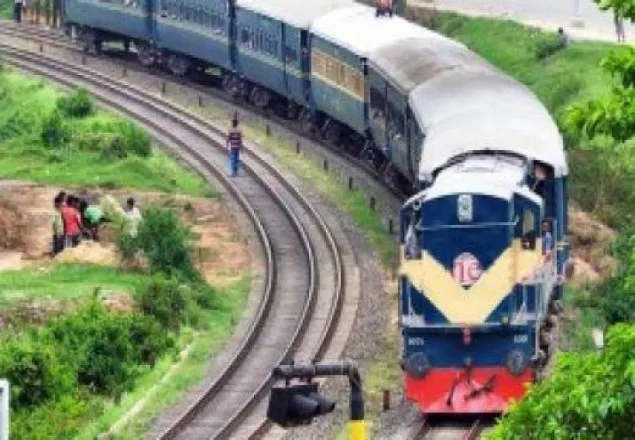 ৪ ঘণ্টা পর সচল কিশোরগঞ্জের রেল যোগাযোগ 