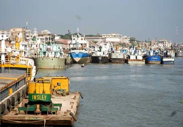 নিষ্ফল বৈঠক,জাহাজ ধর্মঘট অব্যাহত 