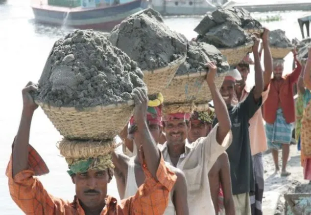 সরকারের কাছে শ্রমিকেরা যা চায়