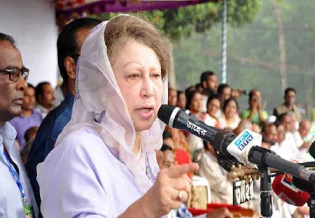 দেশের উন্নয়নের নামে বর্তমান সরকার লুটপাট করছে: খালেদা 